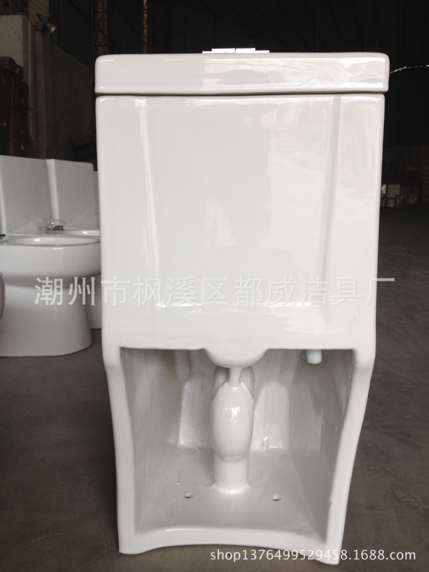 陶瓷坐便器超漩沖水虹吸式連體馬桶 專供工程和酒店工程產(chǎn)品OEM